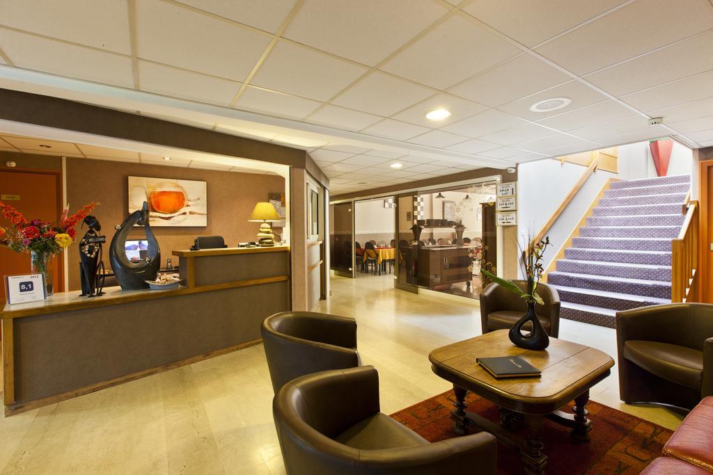 Cit'Hotel Du Circuit Magny-Cours Exterior foto