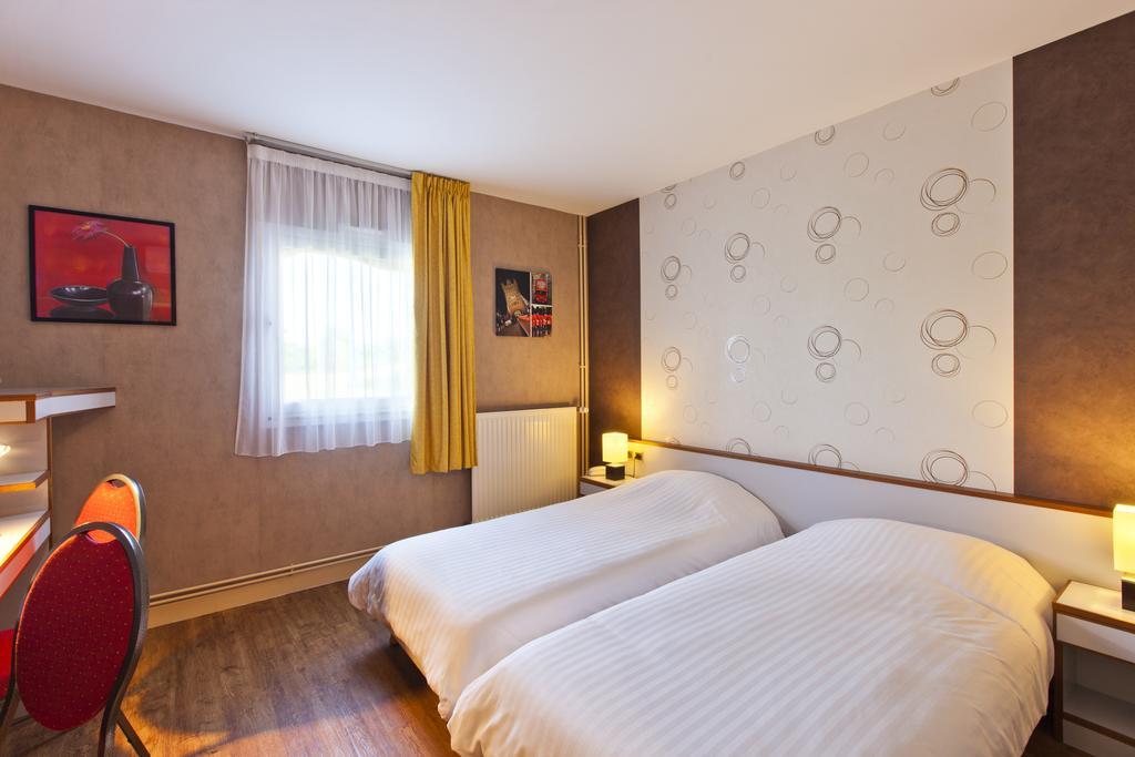 Cit'Hotel Du Circuit Magny-Cours Exterior foto